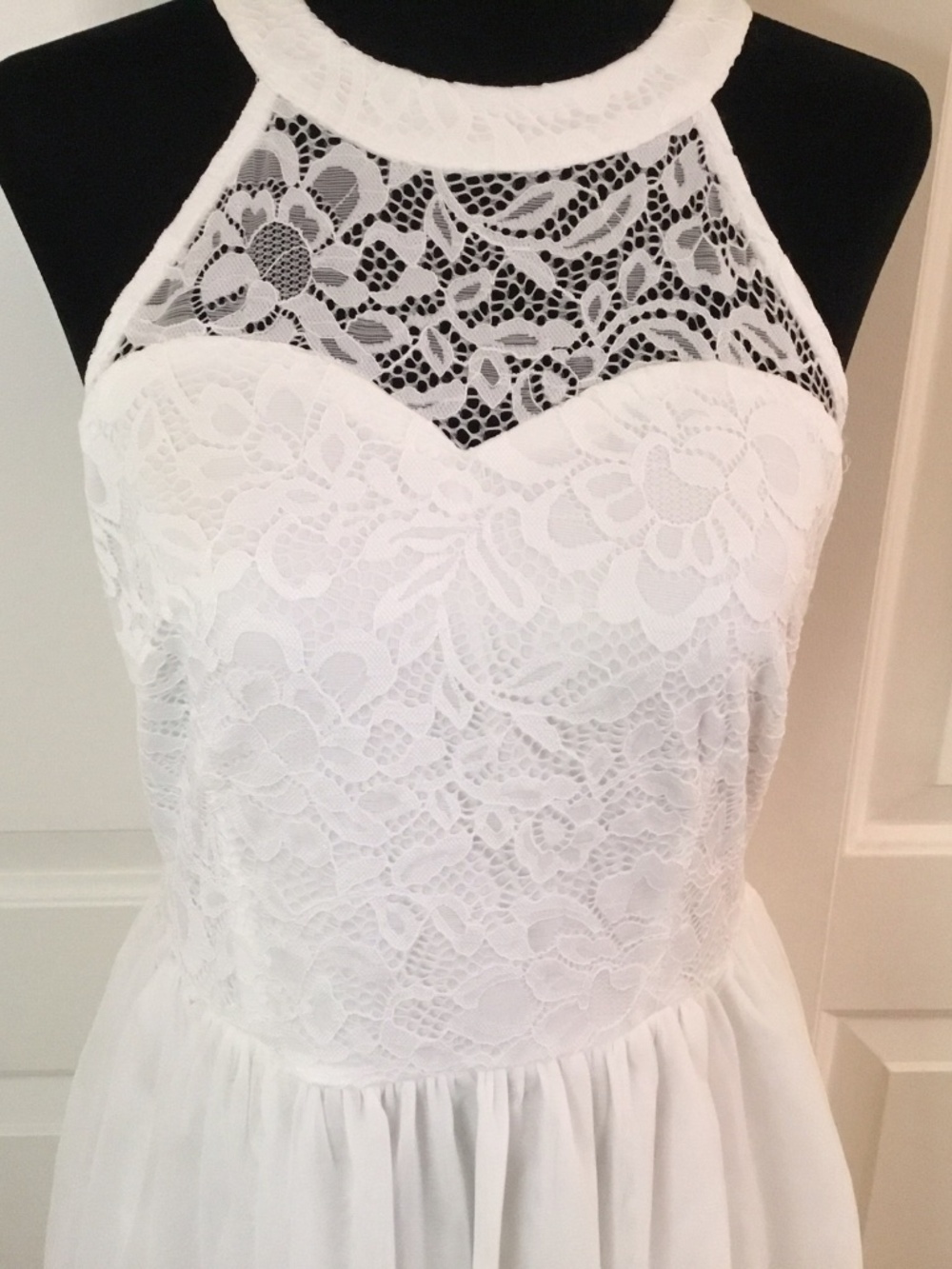 NWT Women’s White Halter Lace Mini Formal Dress Size Medium - Picture 8 of 9